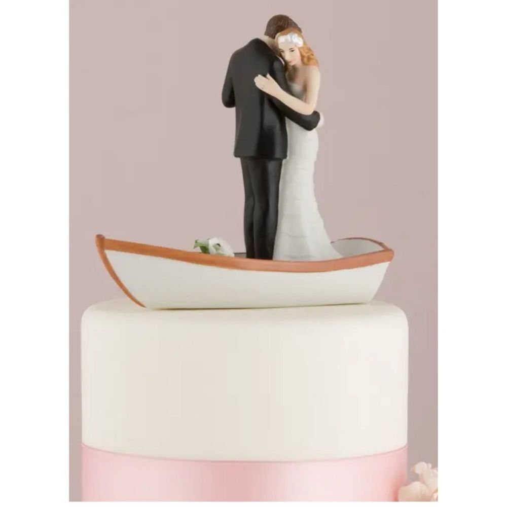 Weddingstar Porcelain Cake Topper Bride And Groom Couple Figurine - "Row Away”